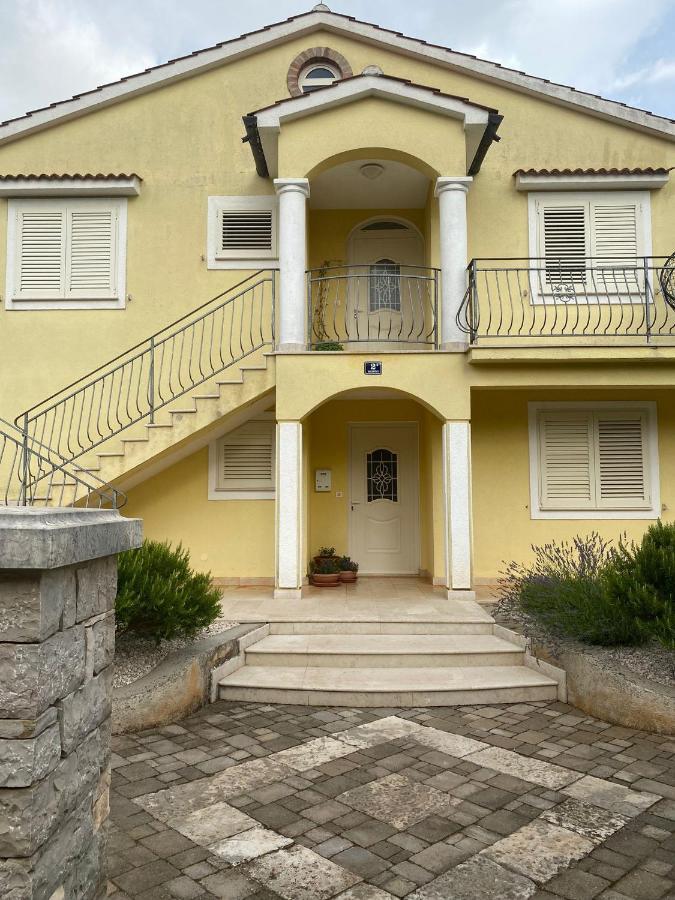 Apartment Laetitia Kaštelir Zewnętrze zdjęcie