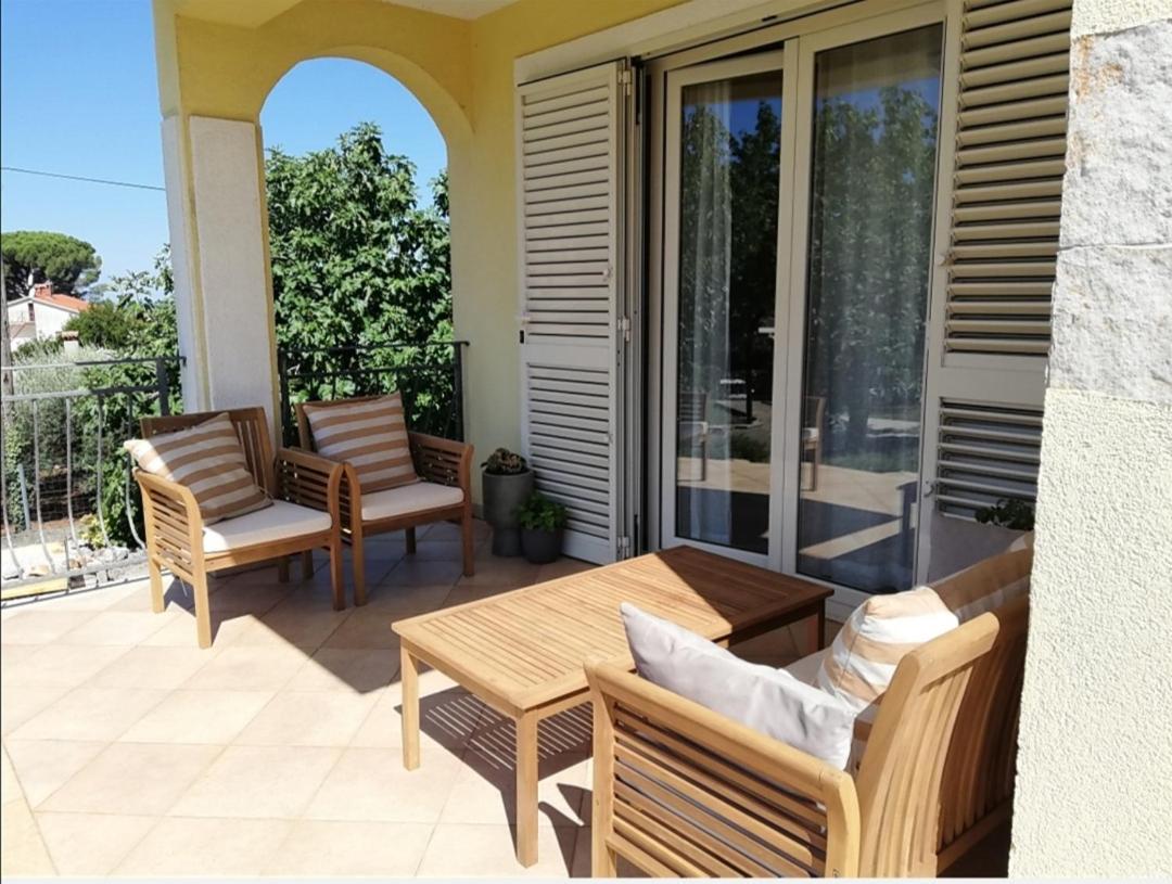 Apartment Laetitia Kaštelir Zewnętrze zdjęcie