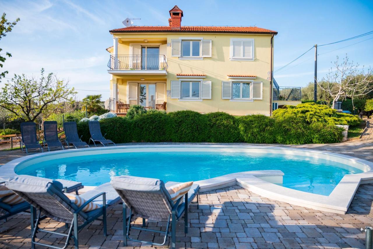 Apartment Laetitia Kaštelir Zewnętrze zdjęcie