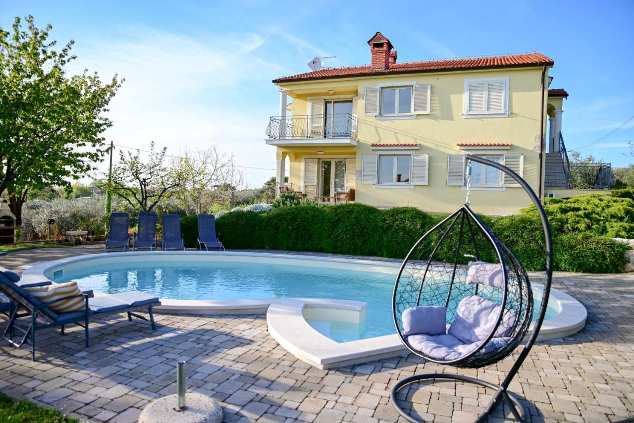 Apartment Laetitia Kaštelir Zewnętrze zdjęcie