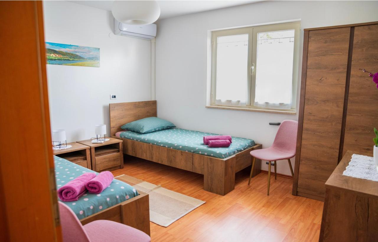 Apartment Laetitia Kaštelir Zewnętrze zdjęcie