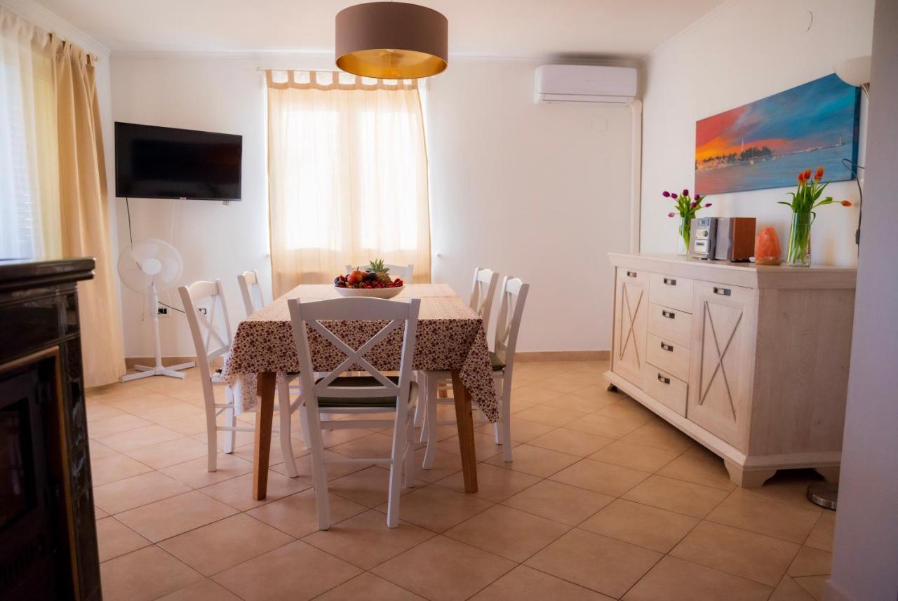 Apartment Laetitia Kaštelir Zewnętrze zdjęcie