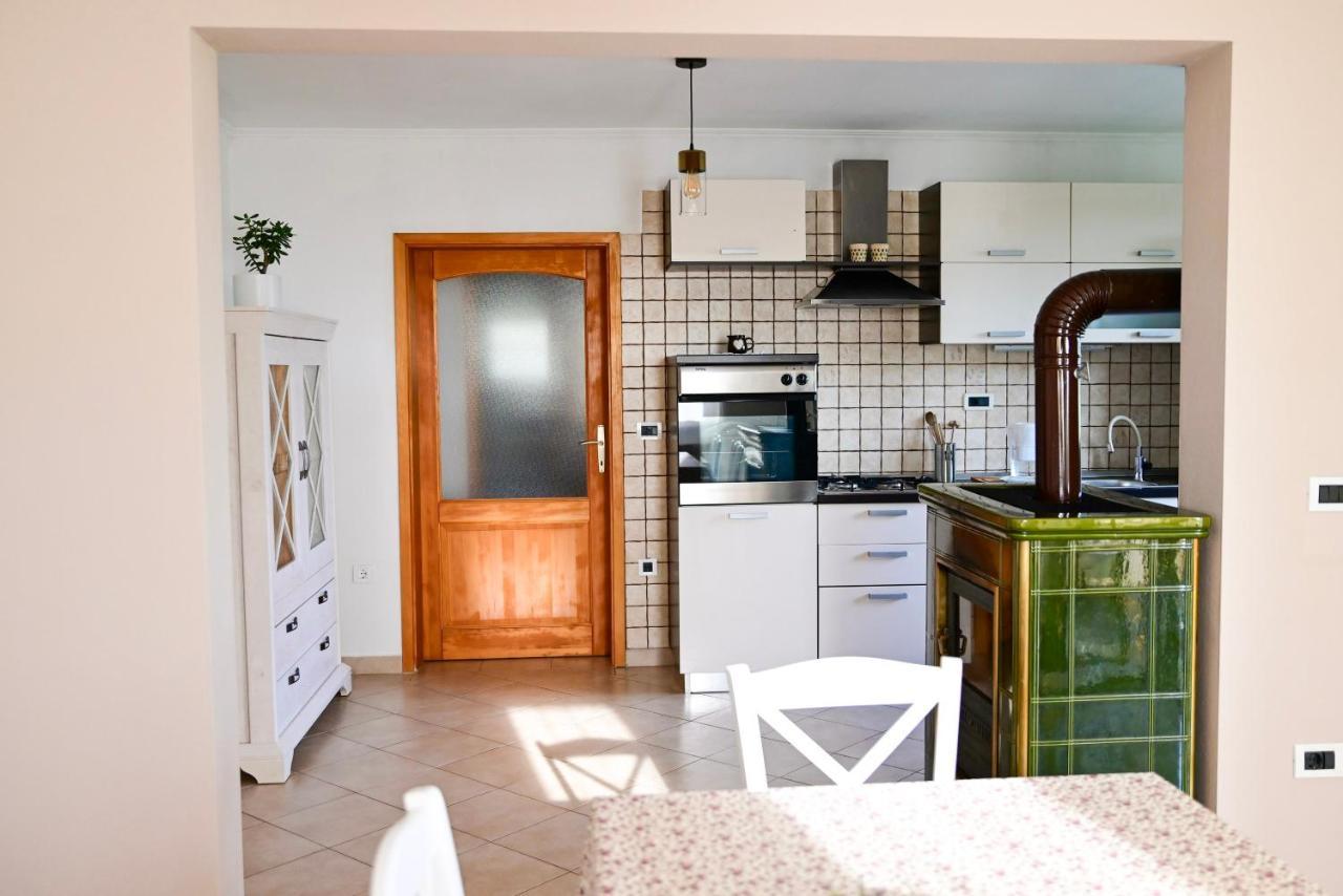 Apartment Laetitia Kaštelir Zewnętrze zdjęcie