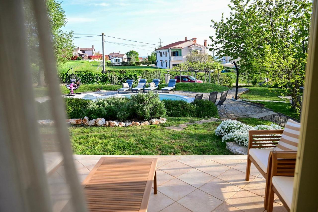 Apartment Laetitia Kaštelir Zewnętrze zdjęcie
